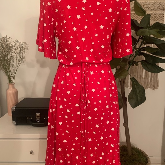 Boohoo Star Wrap Dress - Picture 2 of 3